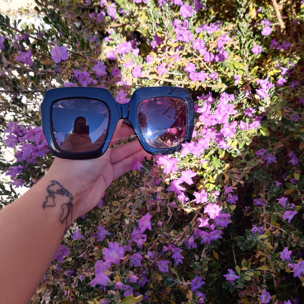 Oversized Gucci sunglasses